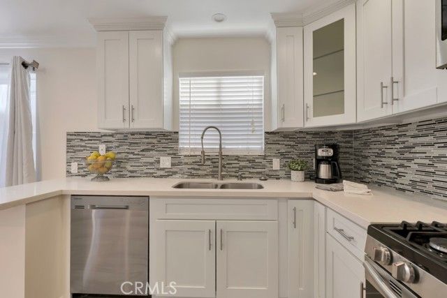 8958 Burnet Avenue E6, North Hills (los Angeles), CA 91343