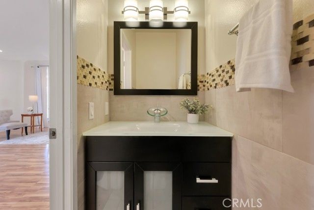 8958 Burnet Avenue E6, North Hills (los Angeles), CA 91343