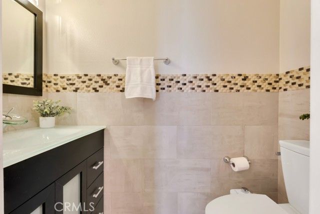 8958 Burnet Avenue E6, North Hills (los Angeles), CA 91343