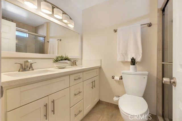 8958 Burnet Avenue E6, North Hills (los Angeles), CA 91343