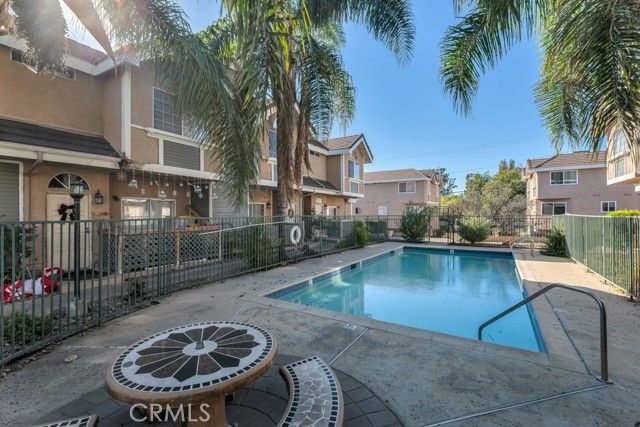 8958 Burnet Avenue E6, North Hills (los Angeles), CA 91343