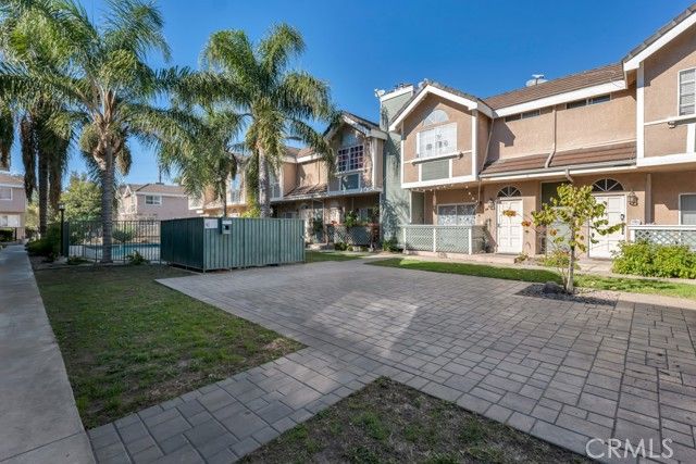 8958 Burnet Avenue E6, North Hills (los Angeles), CA 91343