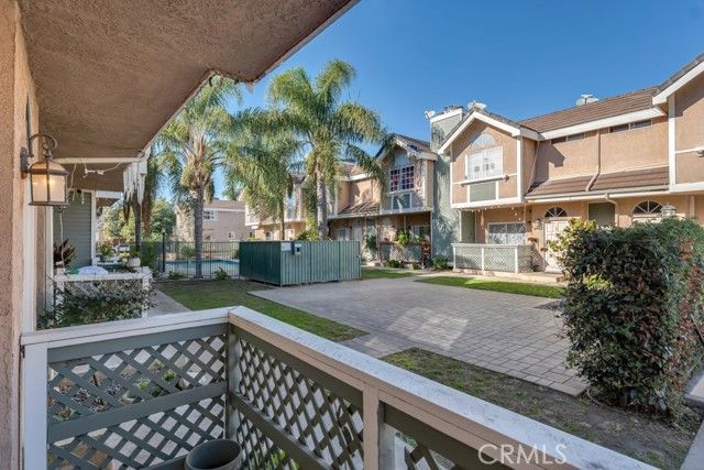 8958 Burnet Avenue E6, North Hills (los Angeles), CA 91343