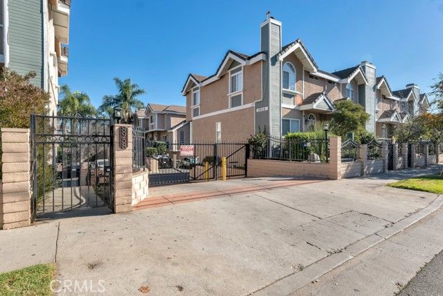 8958 Burnet Avenue E6, North Hills (los Angeles), CA 91343