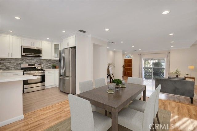 8958 Burnet Avenue E6, North Hills (los Angeles), CA 91343