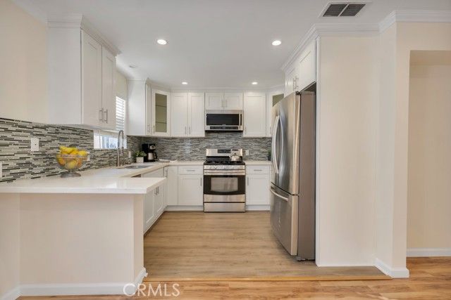 8958 Burnet Avenue E6, North Hills (los Angeles), CA 91343