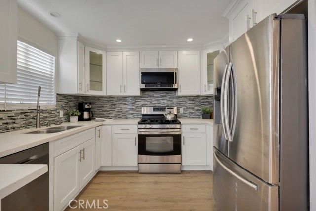 8958 Burnet Avenue E6, North Hills (los Angeles), CA 91343