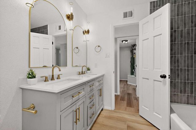 10617 Pastime Avenue NW, Albuquerque, NM 87114