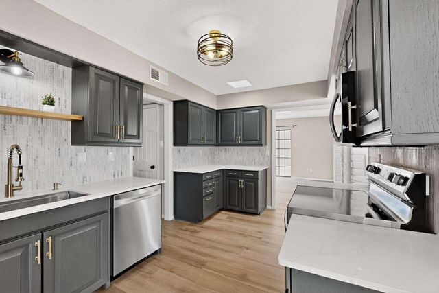 10617 Pastime Avenue NW, Albuquerque, NM 87114