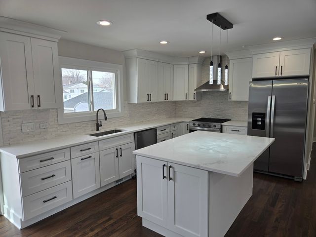 1570 Jefferson Road, Hoffman Estates, IL 60169