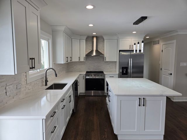 1570 Jefferson Road, Hoffman Estates, IL 60169