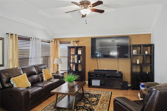 1128 Deer Valley Lane, Arlington, TX 76001