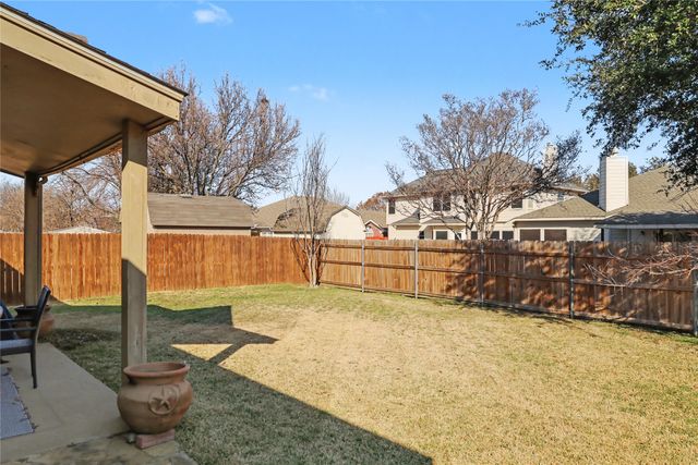 1128 Deer Valley Lane, Arlington, TX 76001