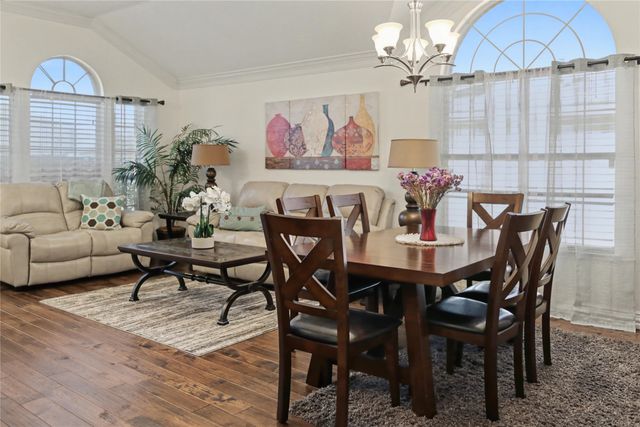 1128 Deer Valley Lane, Arlington, TX 76001