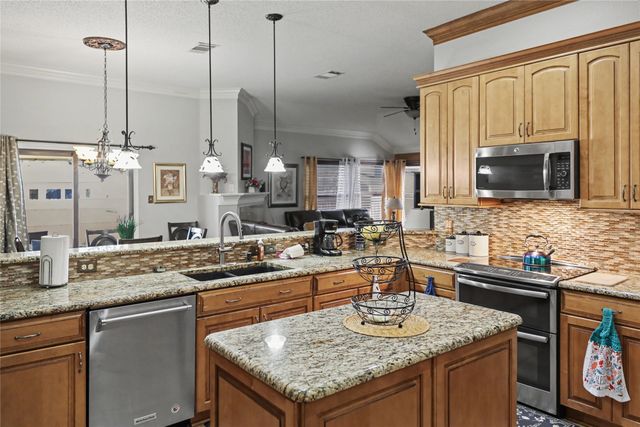 1128 Deer Valley Lane, Arlington, TX 76001