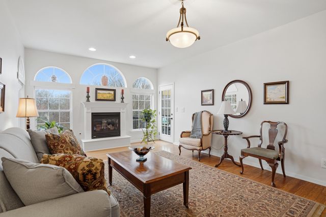 2907 LAKE TOWN DR, Columbia, MO 65203