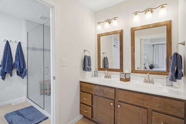 2907 LAKE TOWN DR, Columbia, MO 65203