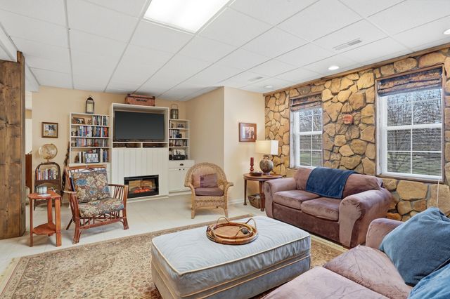 2907 LAKE TOWN DR, Columbia, MO 65203