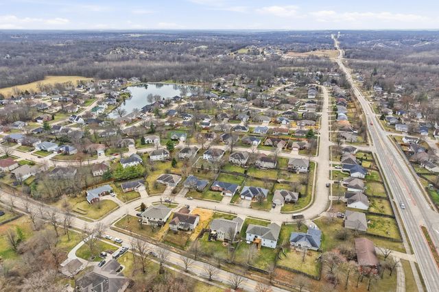 2907 LAKE TOWN DR, Columbia, MO 65203