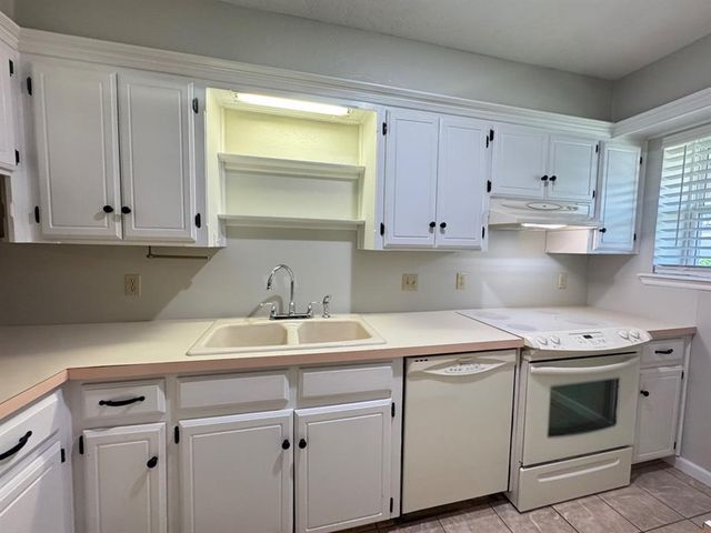 905 Rambling Oaks Drive, Norman, OK 73072