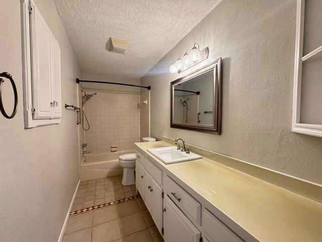 905 Rambling Oaks Drive, Norman, OK 73072