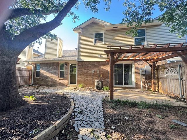 905 Rambling Oaks Drive, Norman, OK 73072