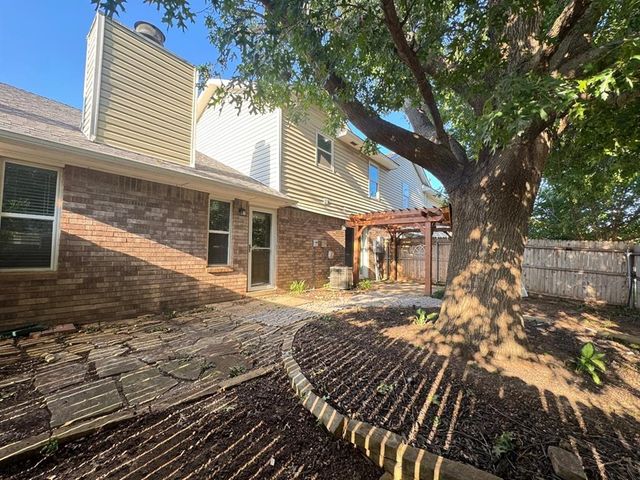 905 Rambling Oaks Drive, Norman, OK 73072
