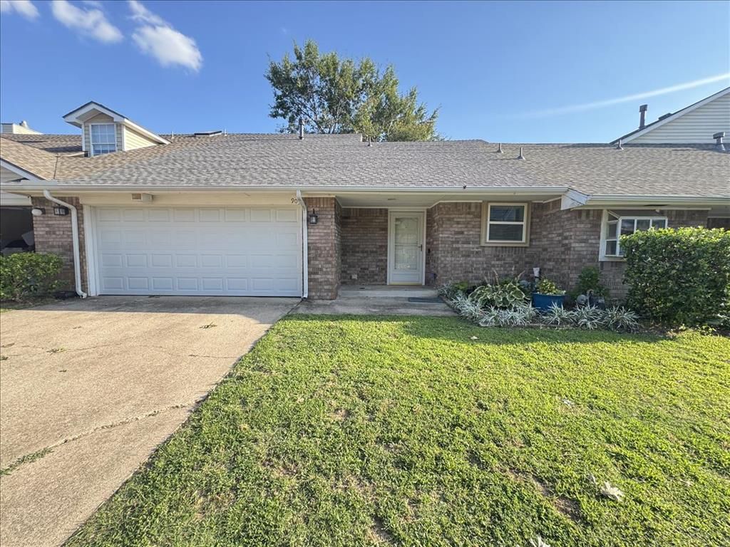 905 Rambling Oaks Drive, Norman, OK 73072