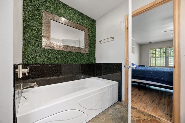 1721 12th Avenue, Coralville, IA 52241