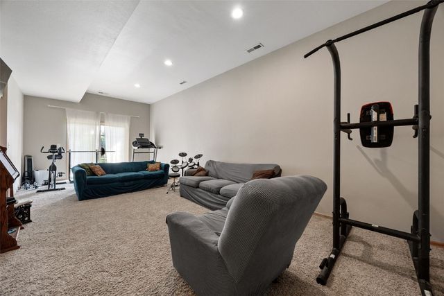 1721 12th Avenue, Coralville, IA 52241