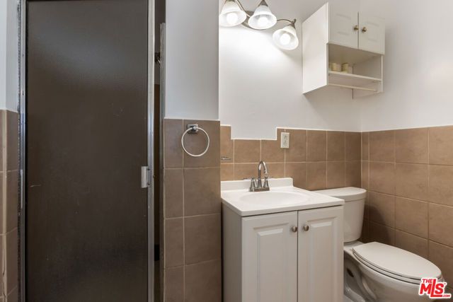 7511 Corbin Avenue, Los Angeles, CA 91306