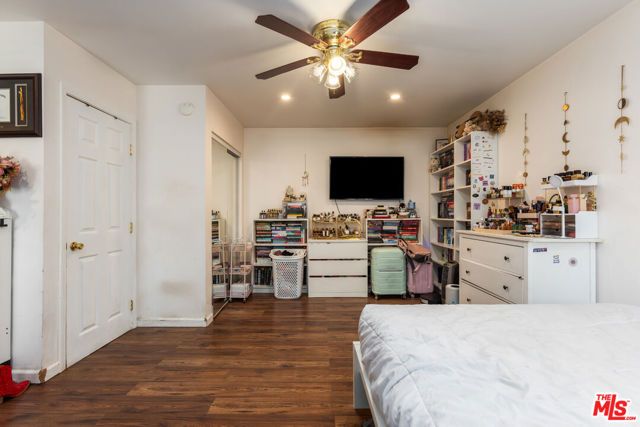 7511 Corbin Avenue, Los Angeles, CA 91306
