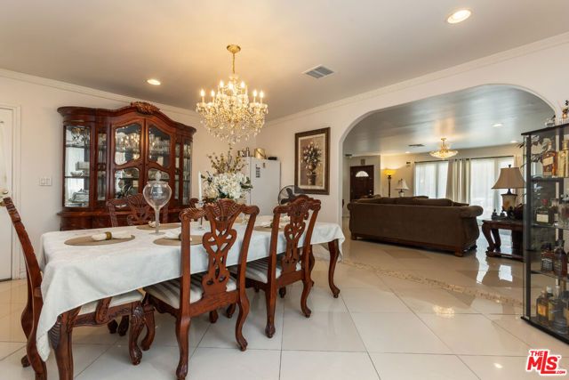 7511 Corbin Avenue, Los Angeles, CA 91306