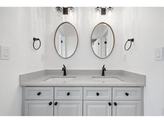 208 Seven Hills Dr, Boulder, CO 80302