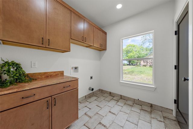 515 Iron Bridge Road, Lorena, TX 76655