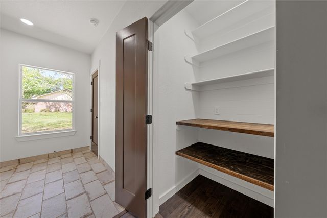 515 Iron Bridge Road, Lorena, TX 76655