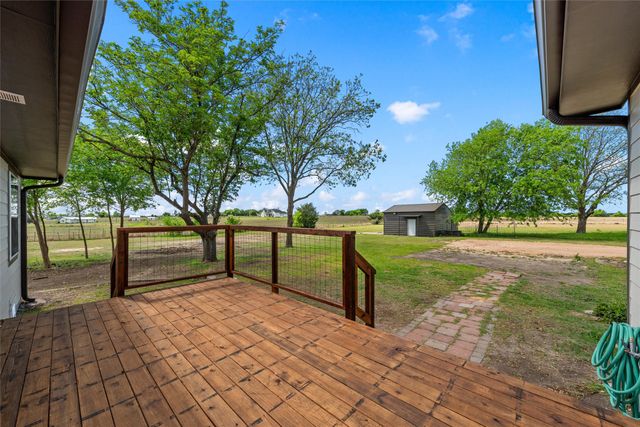 515 Iron Bridge Road, Lorena, TX 76655