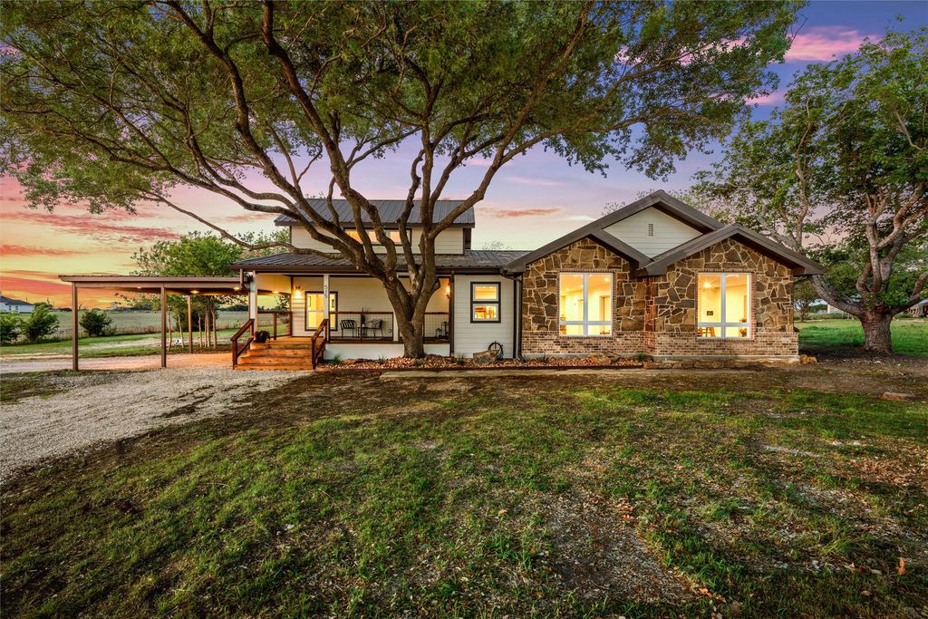 515 Iron Bridge Road, Lorena, TX 76655