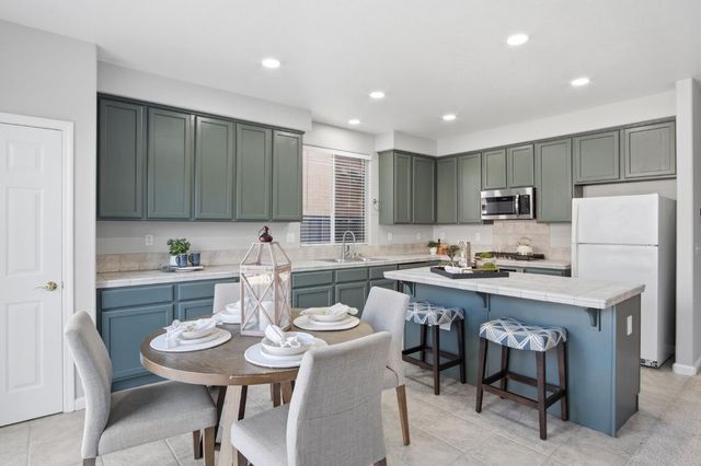 2403 Clemente Ln, Tracy, CA 95377