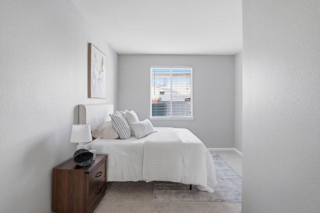 2403 Clemente Ln, Tracy, CA 95377