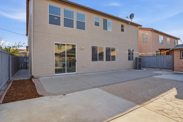 2403 Clemente Ln, Tracy, CA 95377