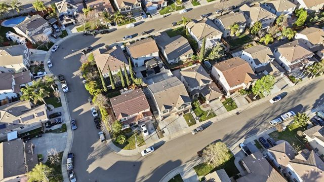 2403 Clemente Ln, Tracy, CA 95377