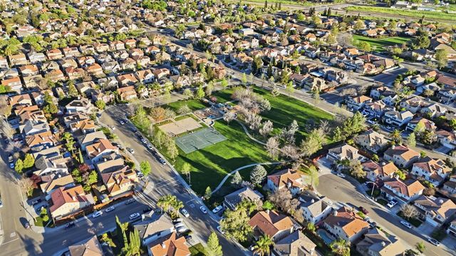 2403 Clemente Ln, Tracy, CA 95377
