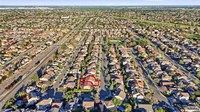 2403 Clemente Ln, Tracy, CA 95377