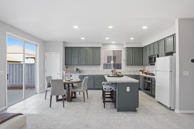 2403 Clemente Ln, Tracy, CA 95377