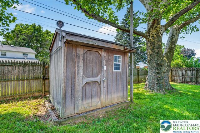 1543 Eaton Avenue, Bethlehem City, PA 18018