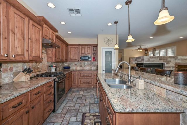 41418 N Clear Crossing Road, Anthem, AZ 85086