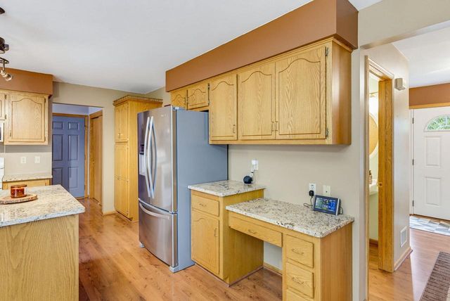 688 W Hickory LANE, Saukville, WI 53080