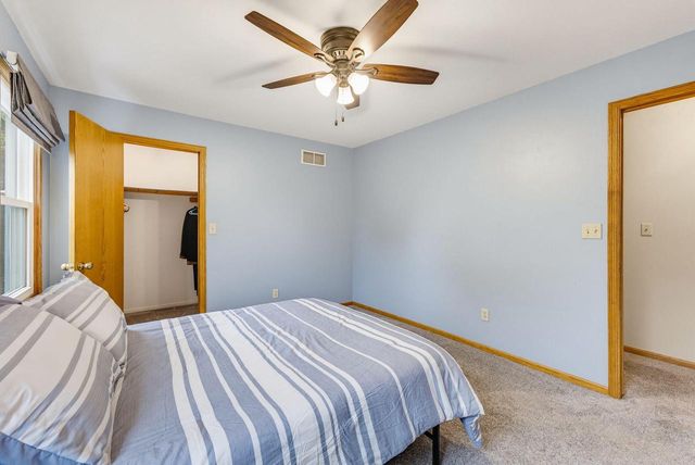688 W Hickory LANE, Saukville, WI 53080