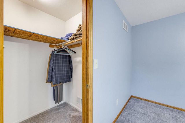 688 W Hickory LANE, Saukville, WI 53080